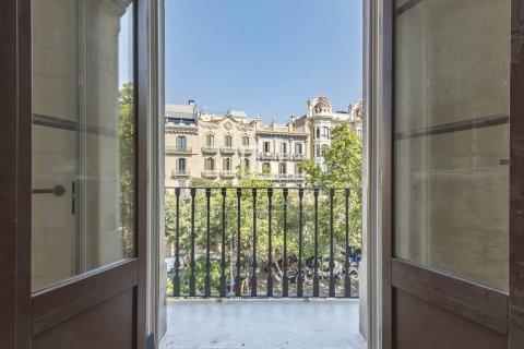 Huoneisto myytävänä Barcelona, Espanja, 3 makuuhuonetta, 194 m2 No. 192700 - kuva 25