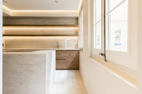 Huoneisto myytävänä Barcelona, Espanja, 3 makuuhuonetta, 194 m2 No. 192700 - kuva 14