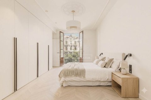 Huoneisto myytävänä Barcelona, Espanja, 3 makuuhuonetta, 194 m2 No. 192700 - kuva 23