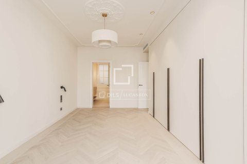 Huoneisto myytävänä Barcelona, Espanja, 3 makuuhuonetta, 194 m2 No. 192700 - kuva 24