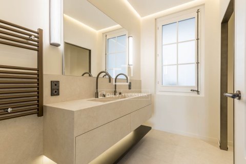 Huoneisto myytävänä Barcelona, Espanja, 3 makuuhuonetta, 194 m2 No. 192700 - kuva 29