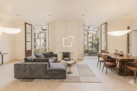 Huoneisto myytävänä Barcelona, Espanja, 3 makuuhuonetta, 194 m2 No. 192700 - kuva 5