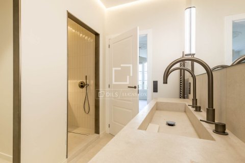Huoneisto myytävänä Barcelona, Espanja, 3 makuuhuonetta, 194 m2 No. 192700 - kuva 30