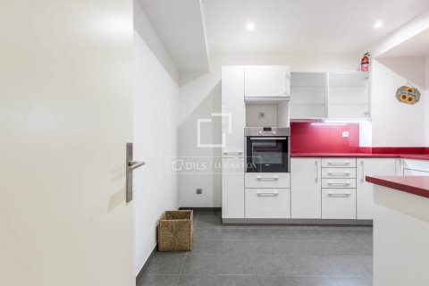 Huoneisto myytävänä Barcelona, Espanja, 3 makuuhuonetta, 195 m2 No. 192698 - kuva 15
