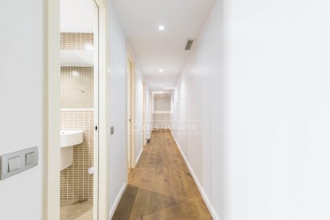 Huoneisto myytävänä Barcelona, Espanja, 3 makuuhuonetta, 195 m2 No. 192698 - kuva 20