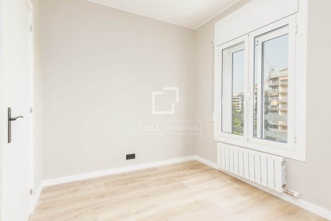 Huoneisto myytävänä Barcelona, Espanja, 4 makuuhuonetta, 100 m2 No. 192695 - kuva 24