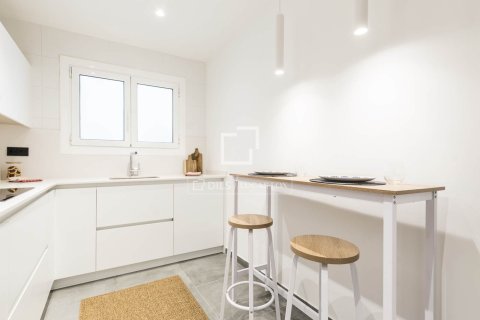 Huoneisto myytävänä Barcelona, Espanja, 4 makuuhuonetta, 100 m2 No. 192695 - kuva 22