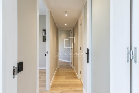 Huoneisto myytävänä Barcelona, Espanja, 4 makuuhuonetta, 100 m2 No. 192695 - kuva 23