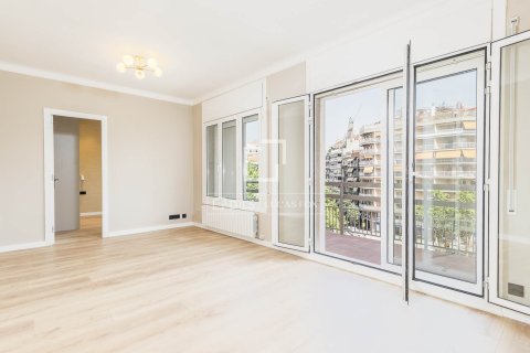 Huoneisto Barcelona, Espanja 4 makuuhuonetta, 100 m2 No. 192695