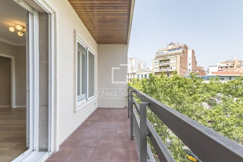 Huoneisto myytävänä Barcelona, Espanja, 4 makuuhuonetta, 100 m2 No. 192695 - kuva 18