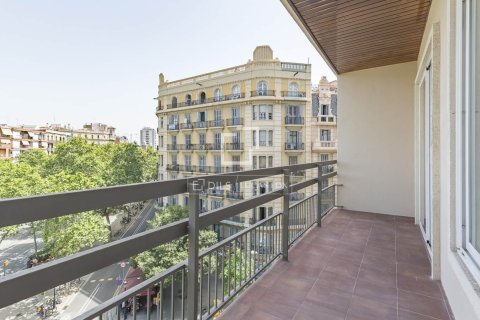 Huoneisto myytävänä Barcelona, Espanja, 4 makuuhuonetta, 100 m2 No. 192695 - kuva 19