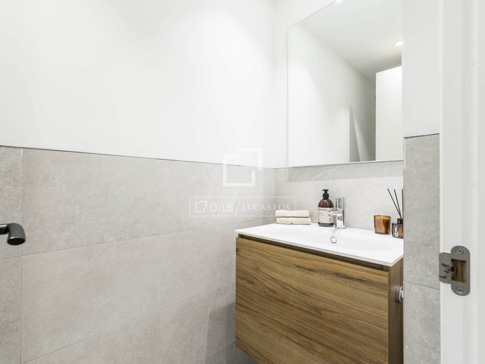 Appartamento a Barcelona, Spagna 4 camere da letto, 100 mq. N° 192695
