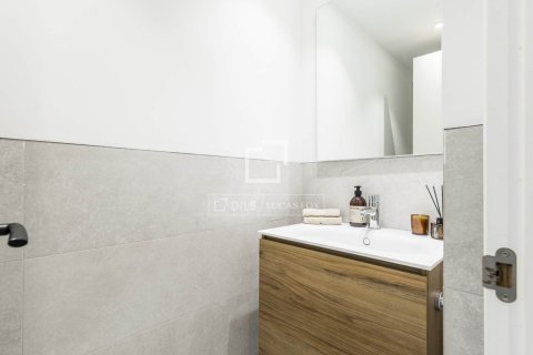 Huoneisto myytävänä Barcelona, Espanja, 4 makuuhuonetta, 100 m2 No. 192695 - kuva 8