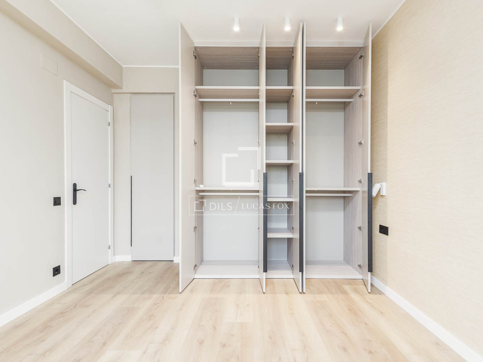 Appartamento a Barcelona, Spagna 4 camere da letto, 100 mq. N° 192695