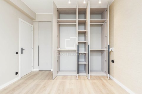 Huoneisto myytävänä Barcelona, Espanja, 4 makuuhuonetta, 100 m2 No. 192695 - kuva 12