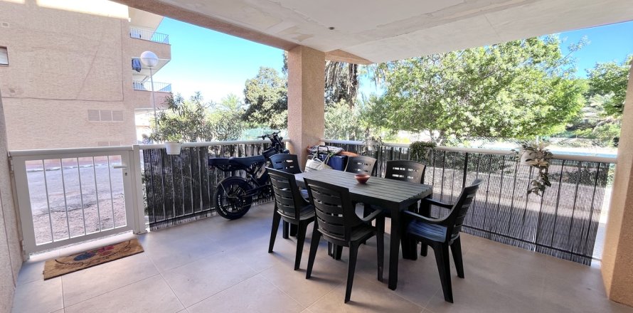 Apartment in Torrevieja, Alicante, Spain 3 bedrooms, 104 sq.m. No. 140135