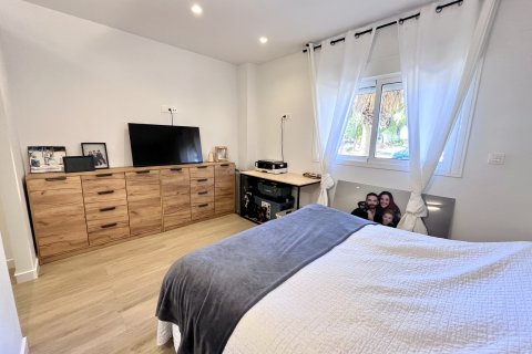 Apartment for sale in Torrevieja, Alicante, Spain 3 bedrooms, 104 sq.m. No. 140135 - photo 11