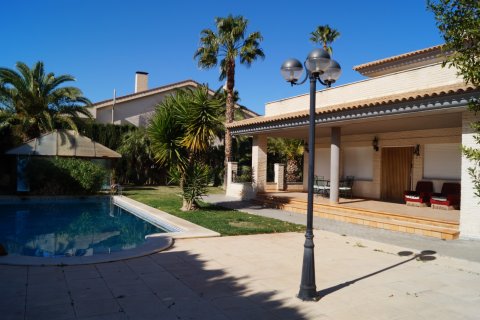 Villa zum Verkauf in Elda, Alicante, Spanien 4 Schlafzimmer, 414 m2 Nr. 140137 - Foto 9