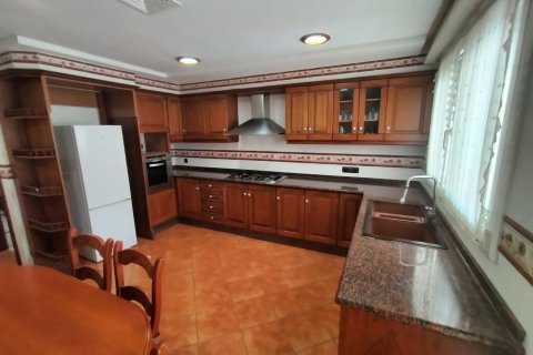 Villa zum Verkauf in Elda, Alicante, Spanien 4 Schlafzimmer, 414 m2 Nr. 140137 - Foto 13