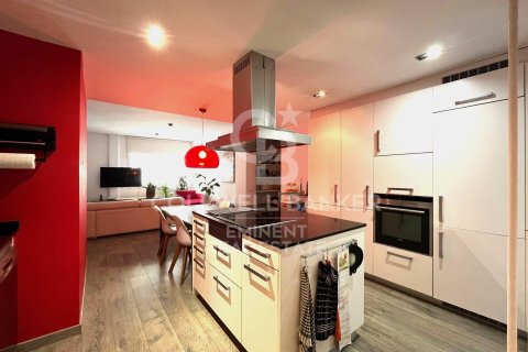 Apartamento en venta en Barcelona, España 3 dormitorios, 119 m2 No. 157807 - foto 6