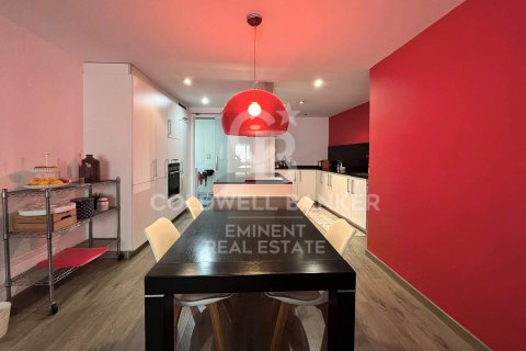 Apartamento en venta en Barcelona, España 3 dormitorios, 119 m2 No. 157807 - foto 3