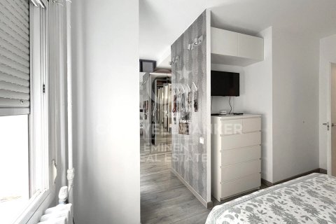 Apartment à vendre à Barcelona, Espagne, 3 chambres, 119 m2 No. 157807 - photo 15