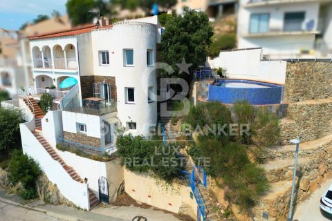 Villa for sale in Roses, Girona, Spain 4 bedrooms, 124 sq.m. No. 157808 - photo 24