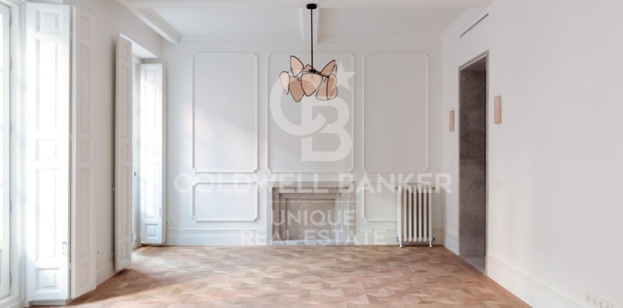 Apartamento en Madrid, España 3 dormitorios, 156 m2 No. 157806