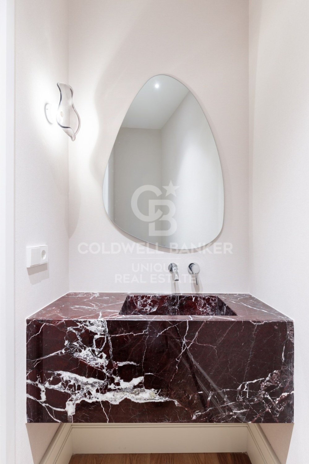 Apartment in Madrid, Spain 3 bedrooms, 174 sq.m. No. 157806
