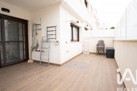Apartament w Torrevieja, Alicante, Hiszpania 2 sypialnie, 63 mkw. nr 172537 – zdjęcie 17