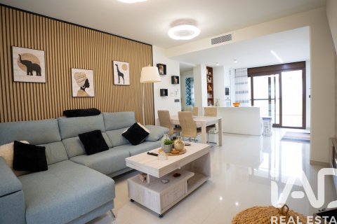 Apartment in Torrevieja, Alicante, Spain 2 bedrooms, 63 sq.m. No. 172537