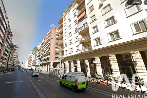 Продажа квартиры в Севилья, Испания 2 спальни, 89м2 №172536 - фото 1