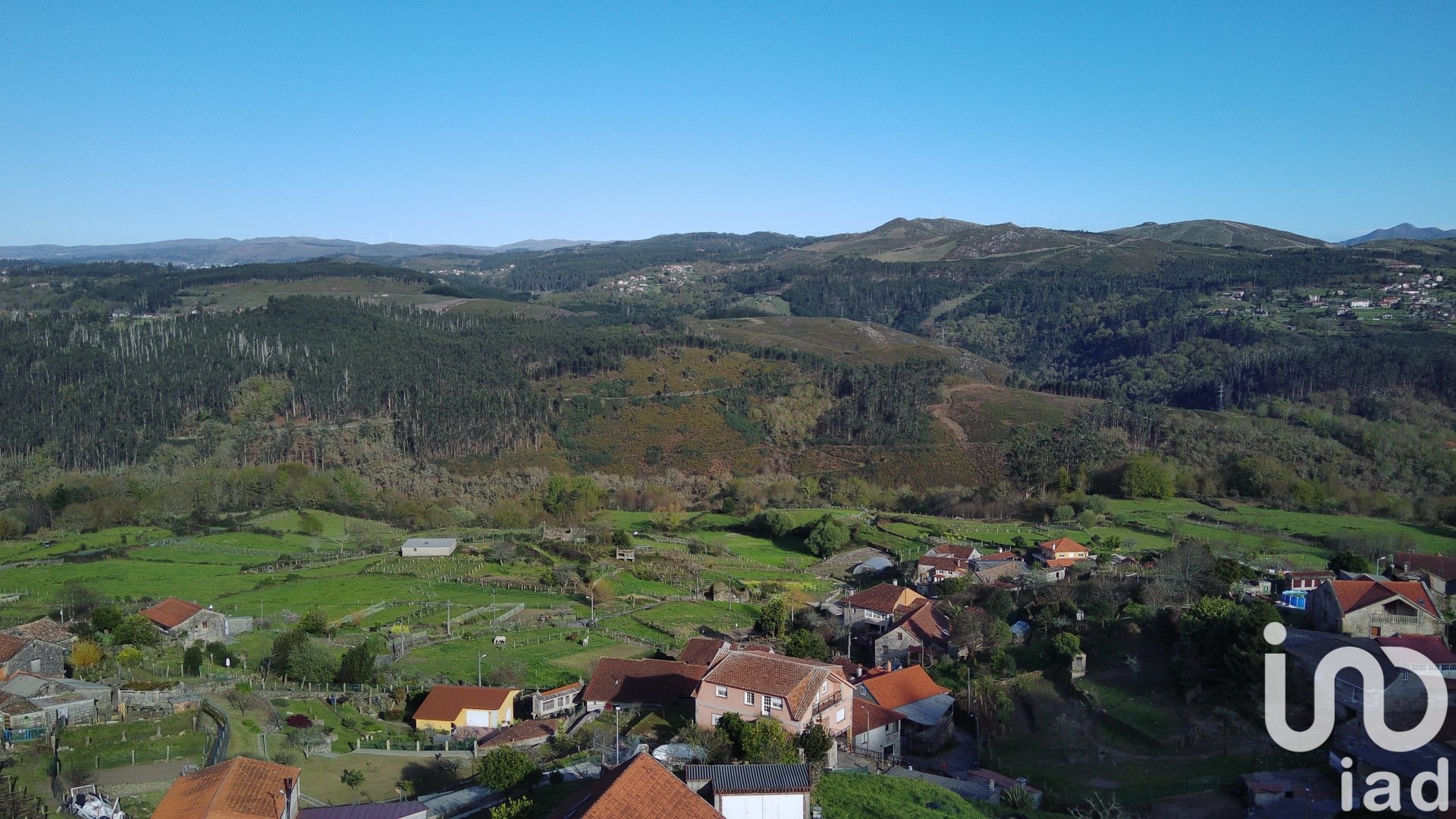 Land plot à Ponte Caldelas, Pontevedra, Espagne 1296 m2 No. 185940