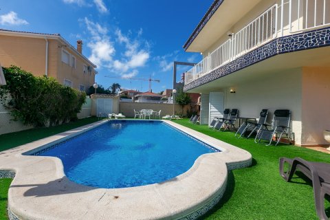 Villa à vendre à La Zenia, Alicante, Espagne, 293 m2 No. 177547 - photo 4