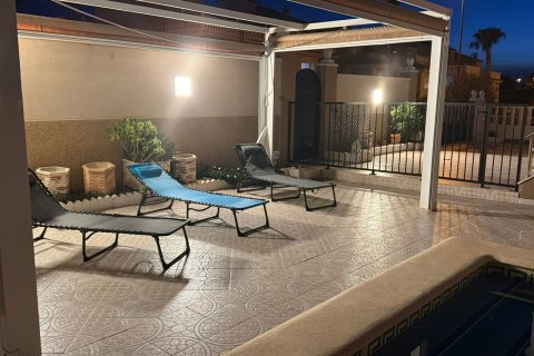 Villa till salu i Alicante, Spanien 5 sovrum, 231 kvm. Nr. 194596 - foto 5