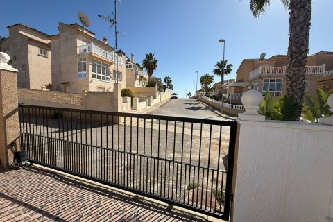 Villa till salu i Alicante, Spanien 5 sovrum, 231 kvm. Nr. 194596 - foto 4