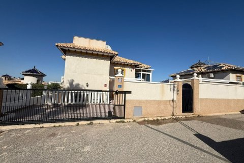 Villa till salu i Alicante, Spanien 5 sovrum, 231 kvm. Nr. 194596 - foto 2
