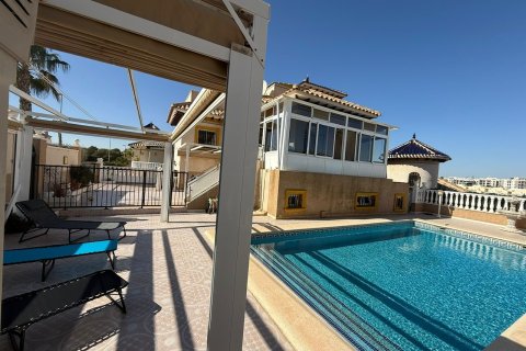 Villa i Alicante, Spanien 5 sovrum, 231 kvm. Nr. 194596