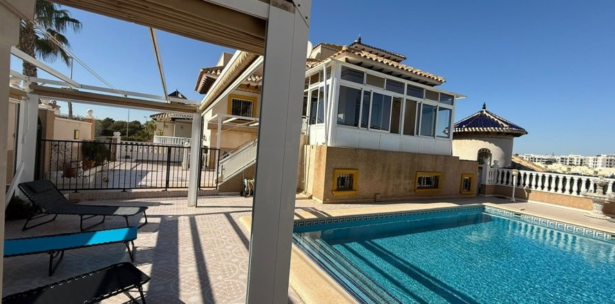 Villa i Alicante, Spanien 5 sovrum, 231 kvm. Nr. 194596