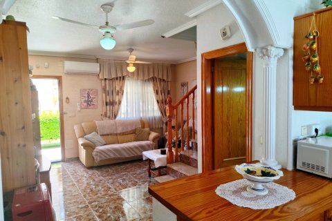 Casa adosada en venta en La Zenia, Alicante, España 3 dormitorios, 100 m2 No. 189711 - foto 8