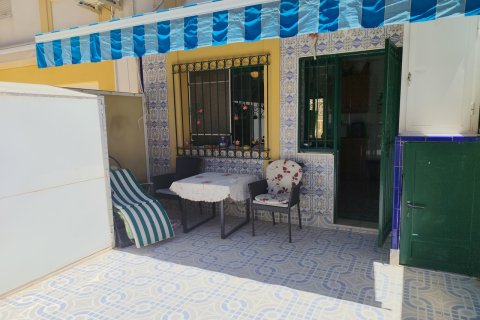 Casa adosada en venta en La Zenia, Alicante, España 3 dormitorios, 100 m2 No. 189711 - foto 2