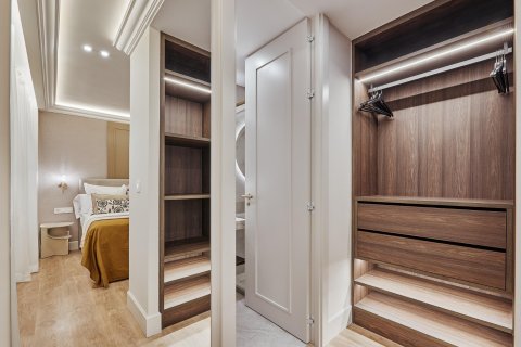 Apartment for sale in Madrid, Spain 3 bedrooms, 123 sq.m. No. 180168 - photo 22