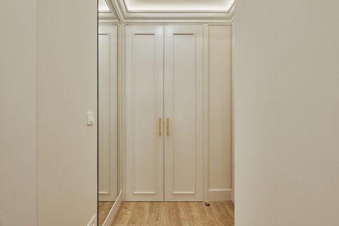 Apartment for sale in Madrid, Spain 3 bedrooms, 123 sq.m. No. 180168 - photo 28