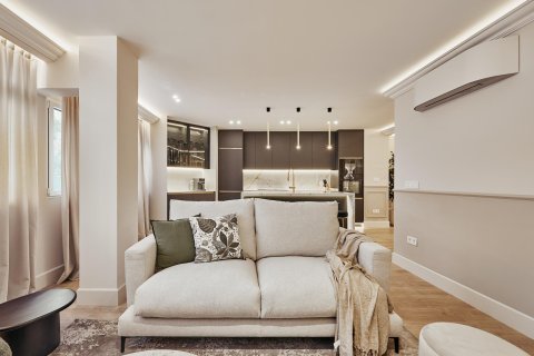 Apartment for sale in Madrid, Spain 3 bedrooms, 123 sq.m. No. 180168 - photo 4