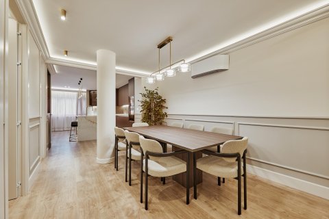 Apartment for sale in Madrid, Spain 3 bedrooms, 123 sq.m. No. 180168 - photo 12
