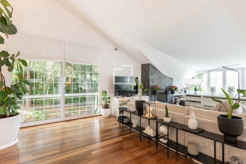 Villa for sale in Sant Cugat Del Valles, Barcelona, Spain 5 bedrooms, 870 sq.m. No. 150734 - photo 7