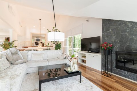 Villa for sale in Sant Cugat Del Valles, Barcelona, Spain 5 bedrooms, 870 sq.m. No. 150734 - photo 6