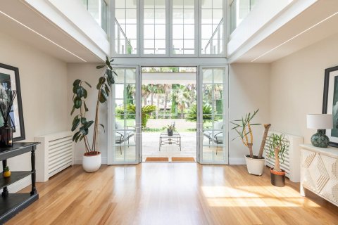 Villa for sale in Sant Cugat Del Valles, Barcelona, Spain 5 bedrooms, 870 sq.m. No. 150734 - photo 4