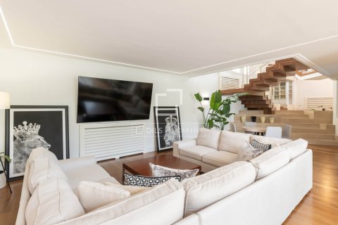 Villa for sale in Sant Cugat Del Valles, Barcelona, Spain 5 bedrooms, 870 sq.m. No. 150734 - photo 16