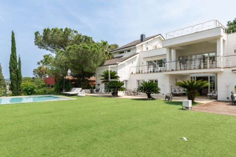 Villa for sale in Sant Cugat Del Valles, Barcelona, Spain 5 bedrooms, 870 sq.m. No. 150734 - photo 3